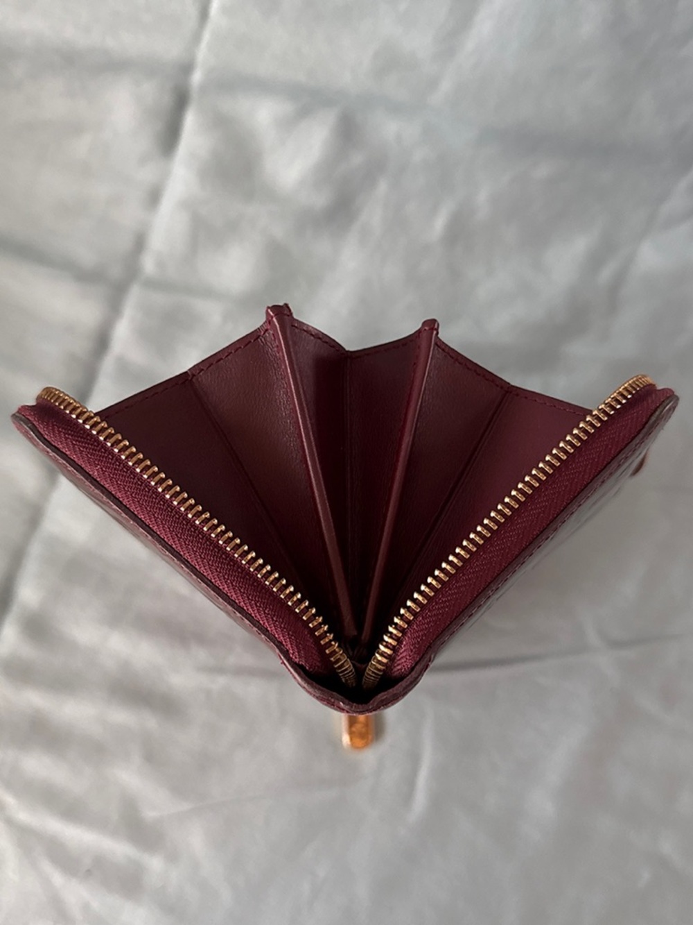 Louis Vuitton Vernis Zip Around Wallet in Burgundy, Comes With COA. - Picture 8 of 16